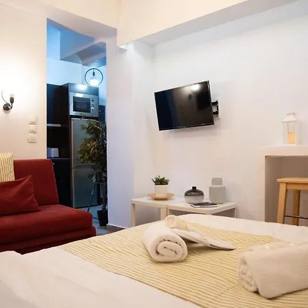 Cozy Apartment-steps From The Centre Athens